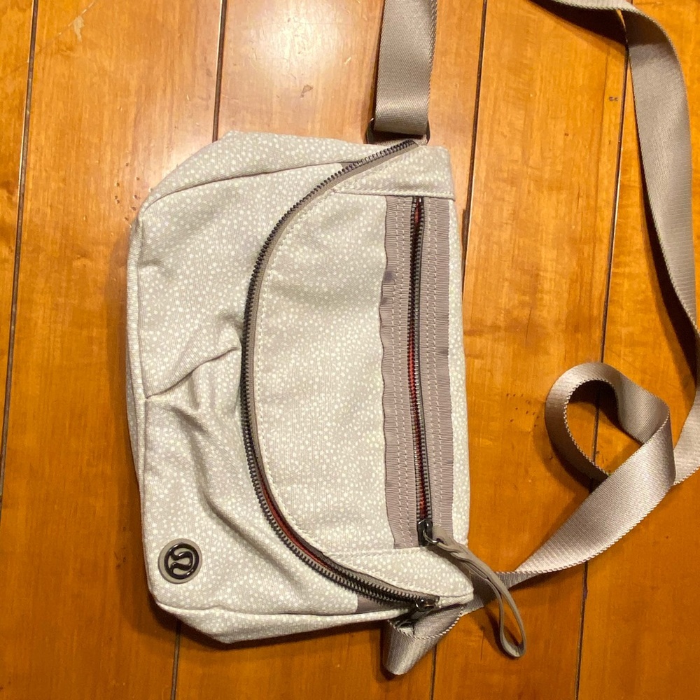Lululemon purse